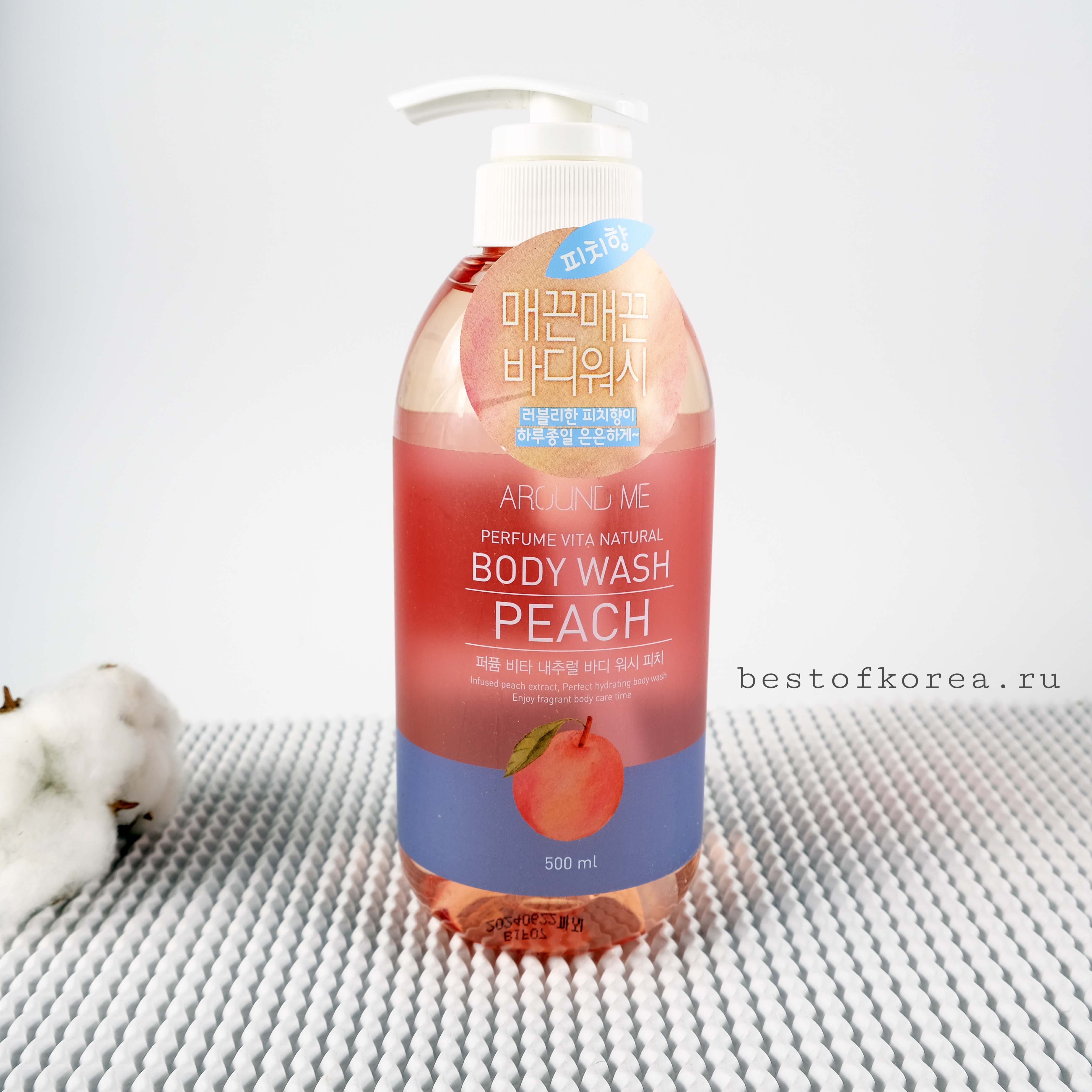 картинка Welcos Гель для душа с экстрактом персика Around Me Natural Perfume Vita Body Wash Peach 500мл